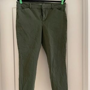 Old Navy “matcha green” Pixie ankle pants. Size 14